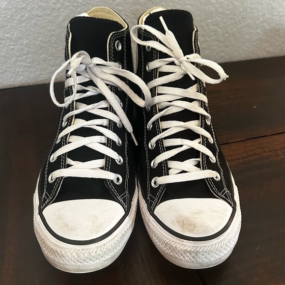 Converse Chuck Taylor Hi Tops (Men’s Size 10) Excellent Used Condition - Picture 5 of 6